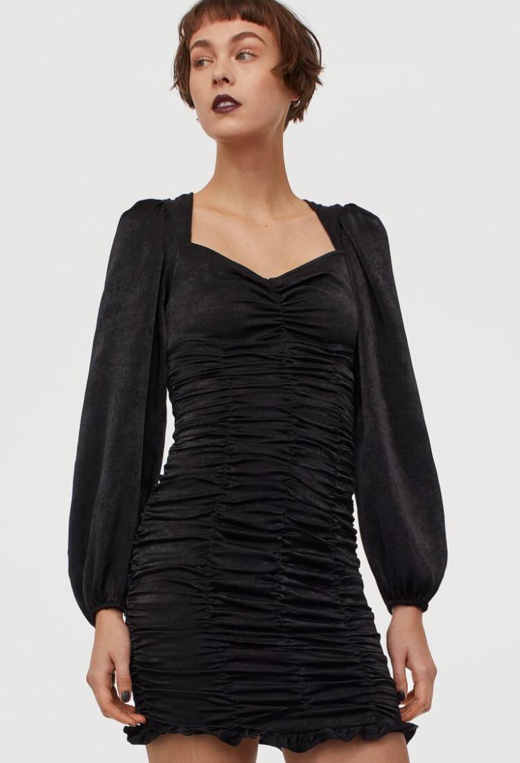 Rochie de satin incretita