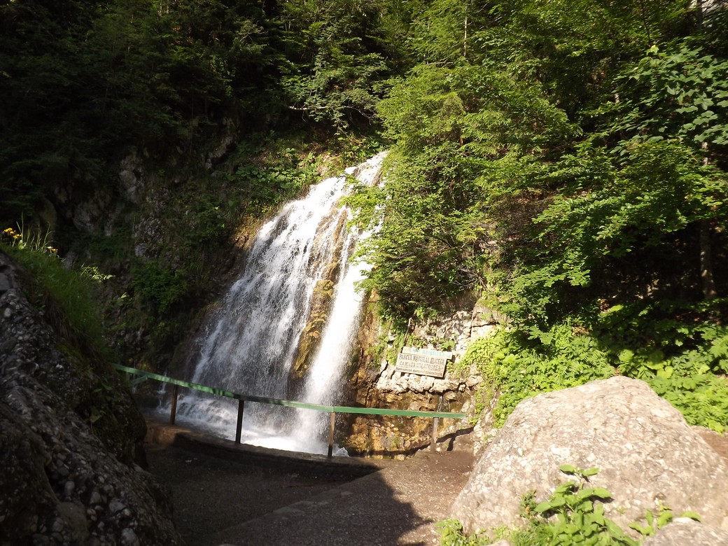 Cascada Urlătoarea
