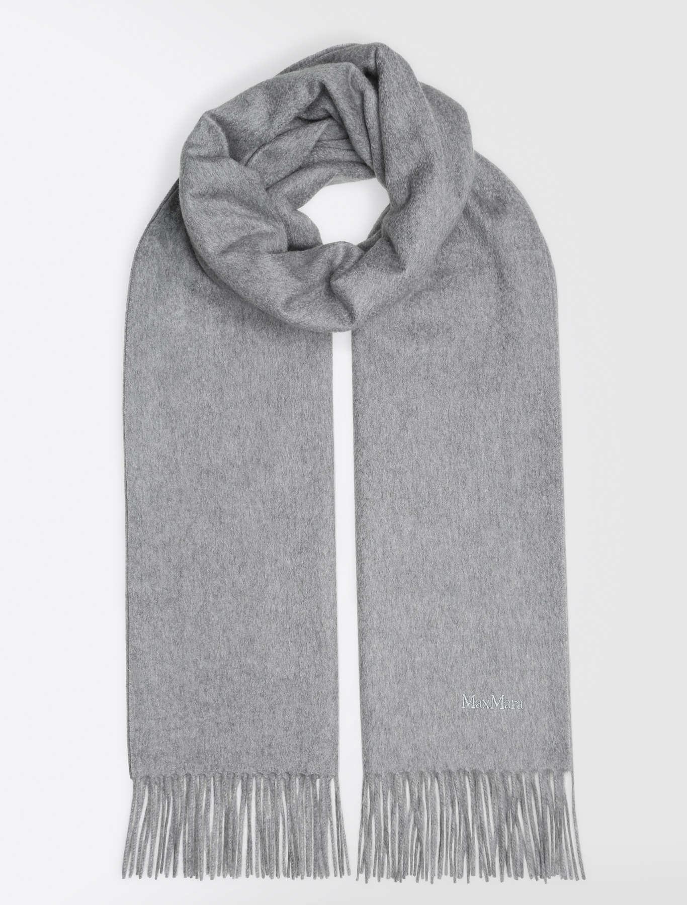 Touch the elegance with three cashmere scarves | Shopping in Romania