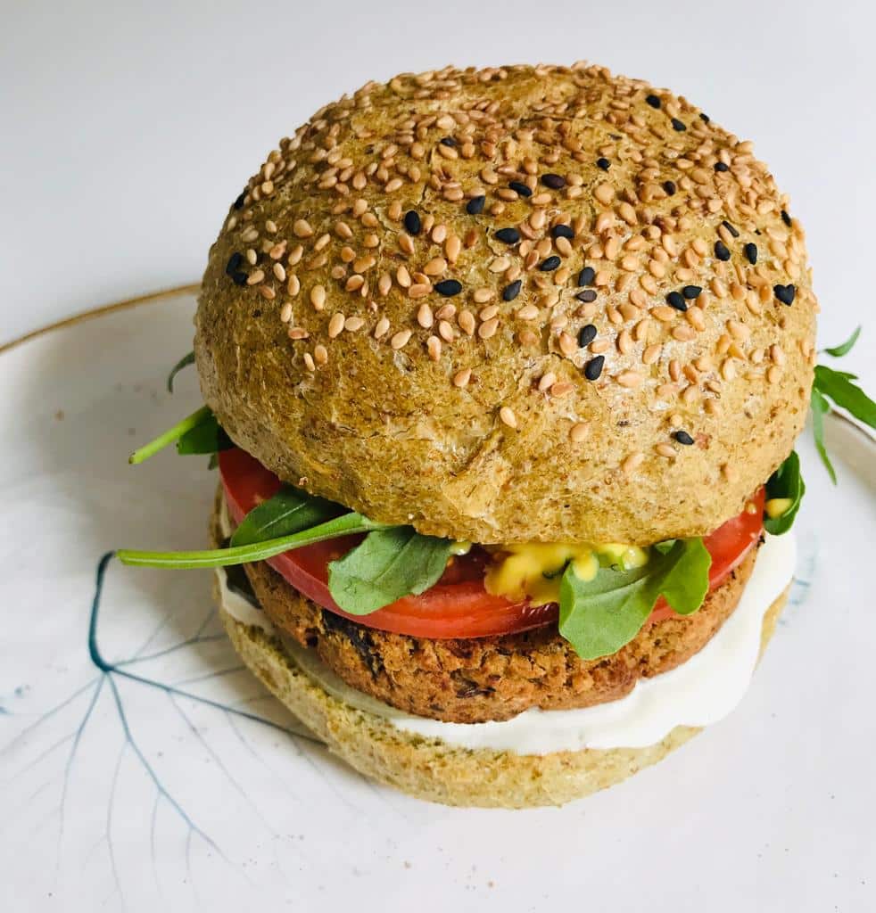 Unison Vegan Burger cu salată coleslaw