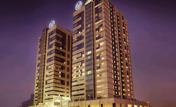 vacanta in dubai emiratele arabe hotel media rotana 5 stele